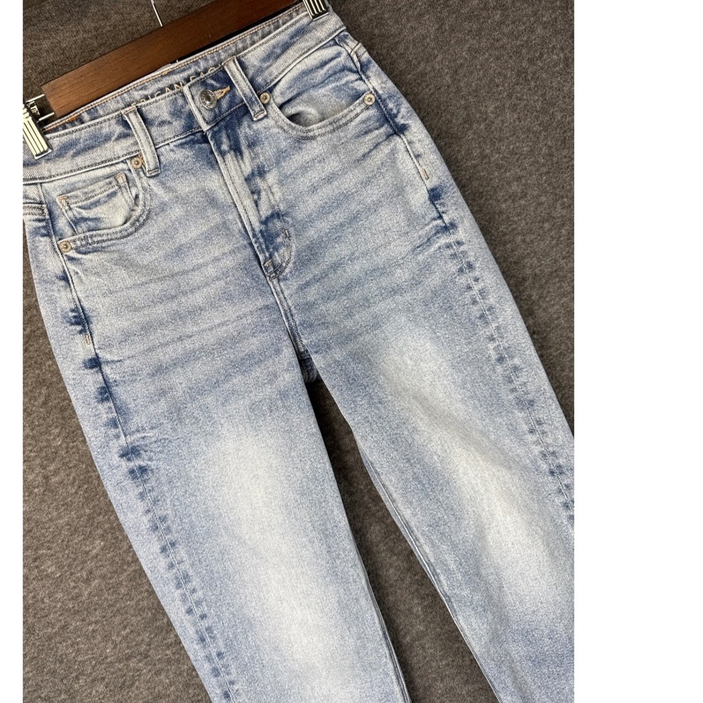 American Eagle Mom Straight Jeans‎ Light Wash High Rise Stretch Size 000 XXS EUC